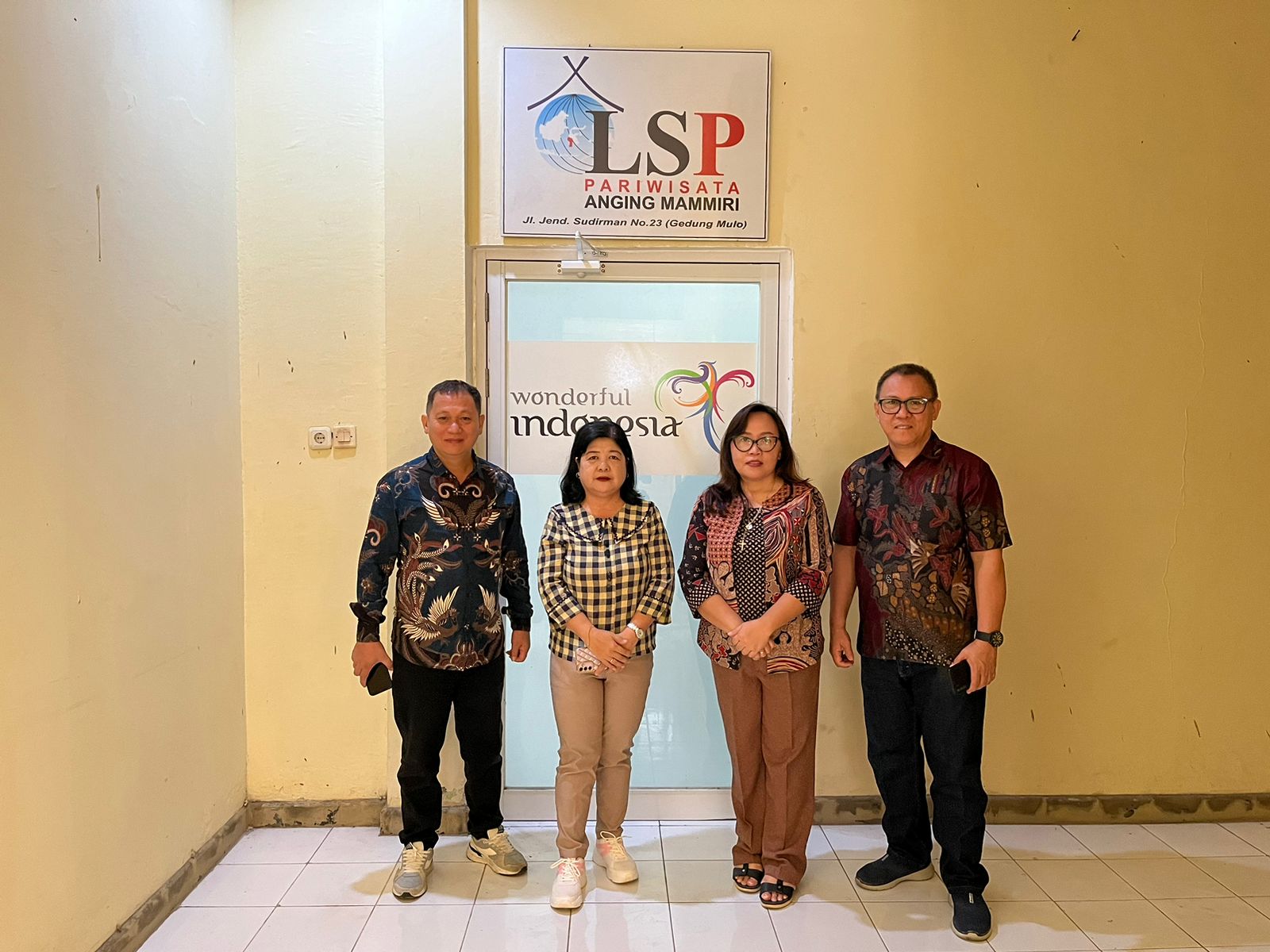 Ketua Jurusan Sastra Inggris Mengikuti Ujian Sertifikasi Kompetensi Kepemanduan Wisata Ketua Jurusan Sastra Inggris Mengikuti Ujian Sertifikasi Kompetensi Kepemanduan Wisata